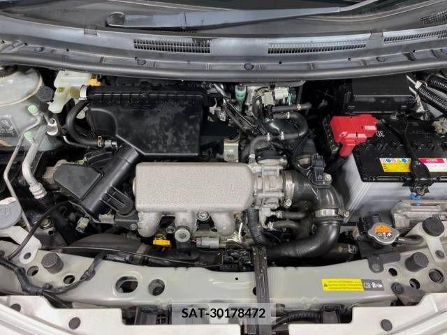 Nissan NOTE 2015-08 302364-18
