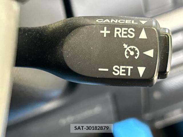 Toyota VOXY 2018-10 378088-6