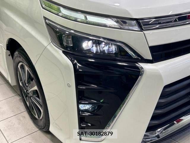 Toyota VOXY 2018-10 378088-13