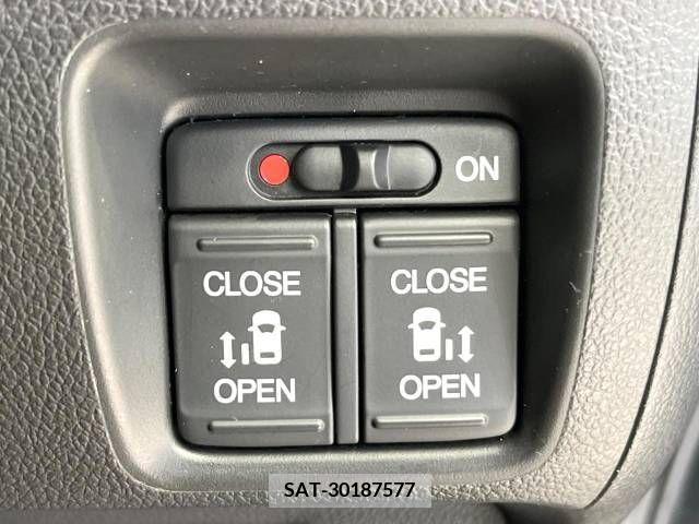 Honda N BOX CUSTOM 2017-07 306811-5