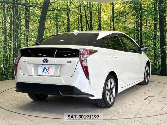 Toyota PRIUS 2016-03 349368-17