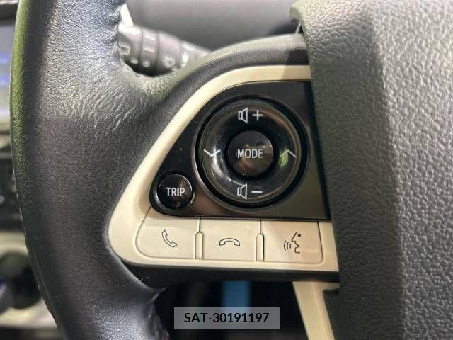Toyota PRIUS 2016-03 349368-6