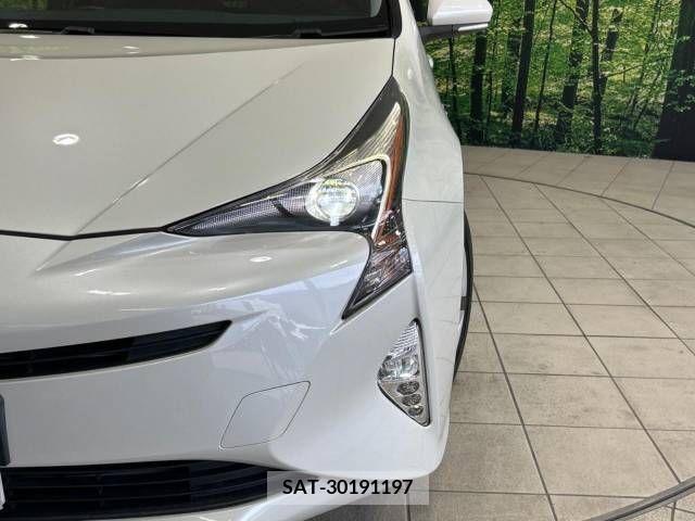 Toyota PRIUS 2016-03 349368-12