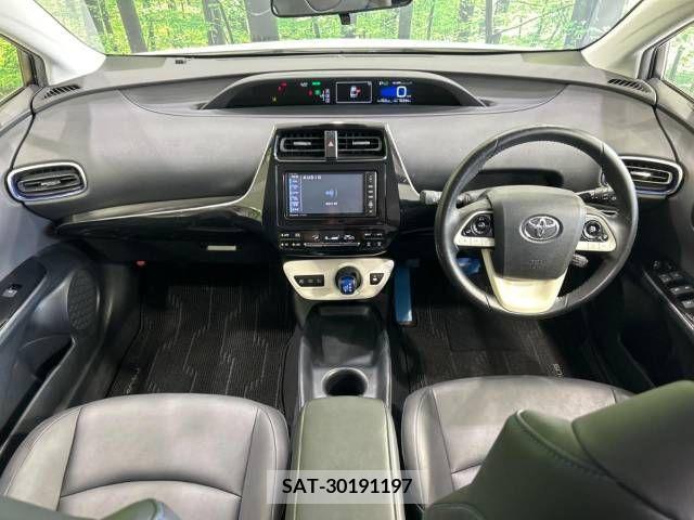 Toyota PRIUS 2016-03 349368-1