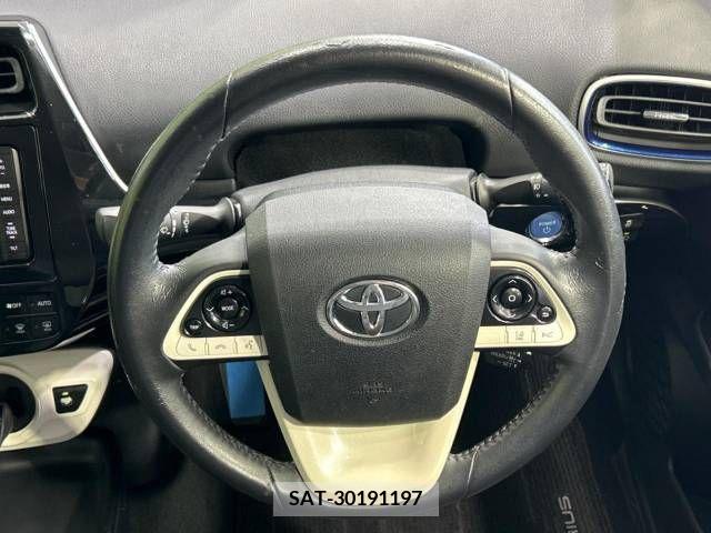 Toyota PRIUS 2016-03 349368-11