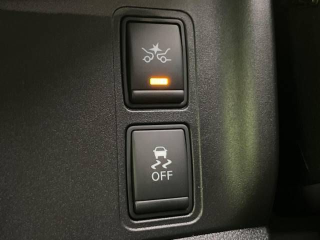 Nissan SERENA 2017-12 194858-5
