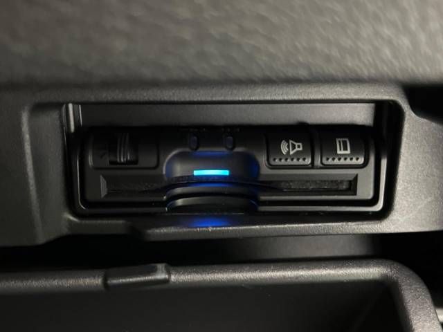 Nissan SERENA 2017-12 194858-7