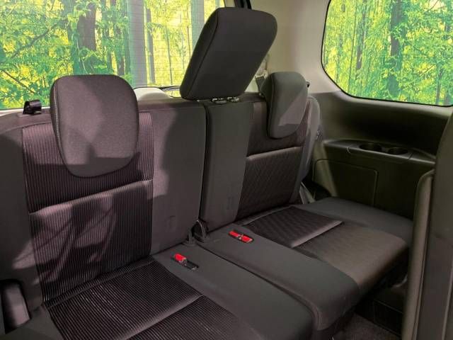 Nissan SERENA 2017-12 194858-10