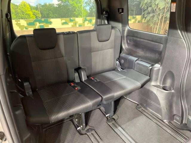 Toyota VOXY 2017-09 21691-10