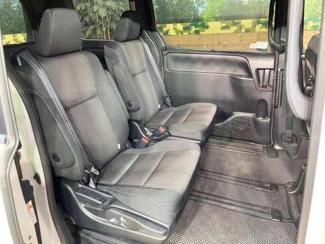 Toyota VOXY 2017-09 21691-9