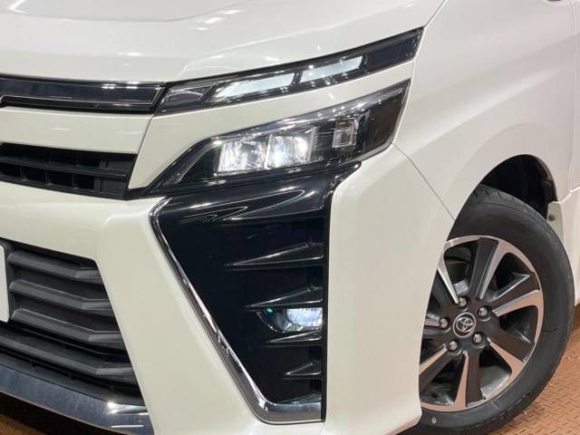 Toyota VOXY 2017-09 21691-12