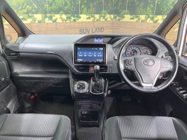 Toyota VOXY 2017-09 21691-1