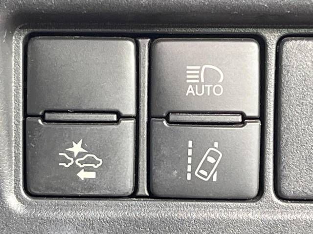 Toyota VOXY 2017-09 21691-4