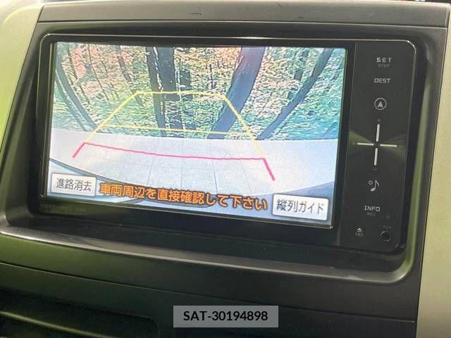 Toyota VOXY 2011-10 289307-3
