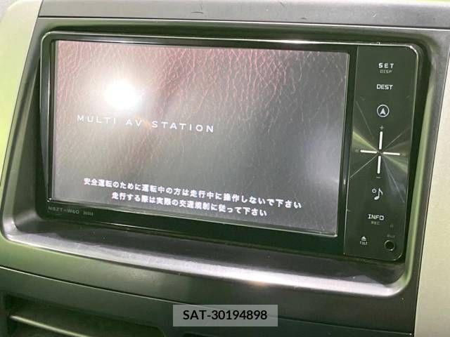 Toyota VOXY 2011-10 289307-2