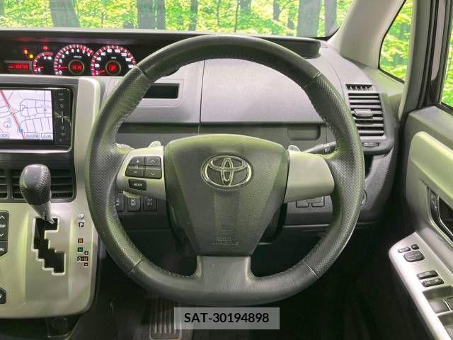 Toyota VOXY 2011-10 289307-8