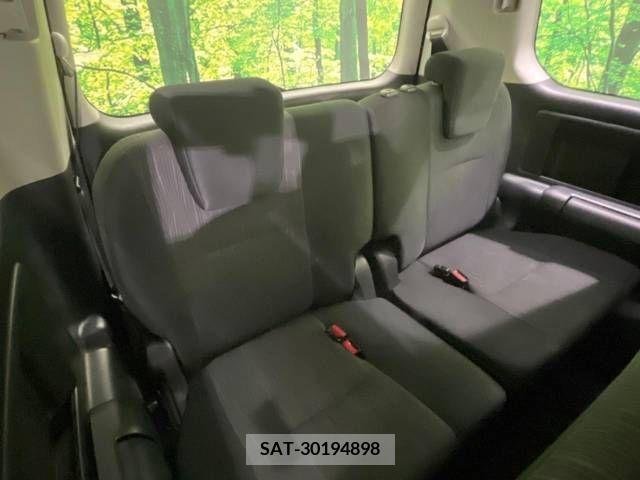 Toyota VOXY 2011-10 289307-11