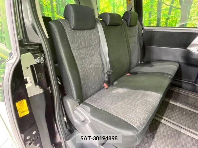 Toyota VOXY 2011-10 289307-10