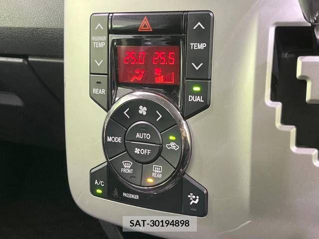 Toyota VOXY 2011-10 289307-7