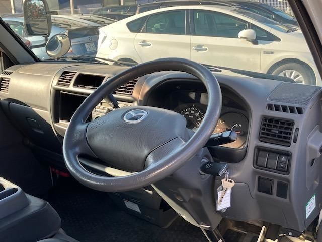Mazda BONGO VAN 2016-11 194743-14