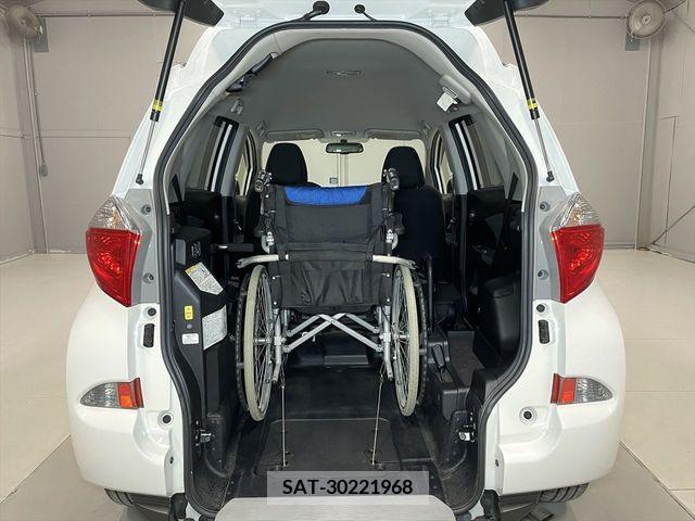 Toyota RACTIS 2013-04 378003-7