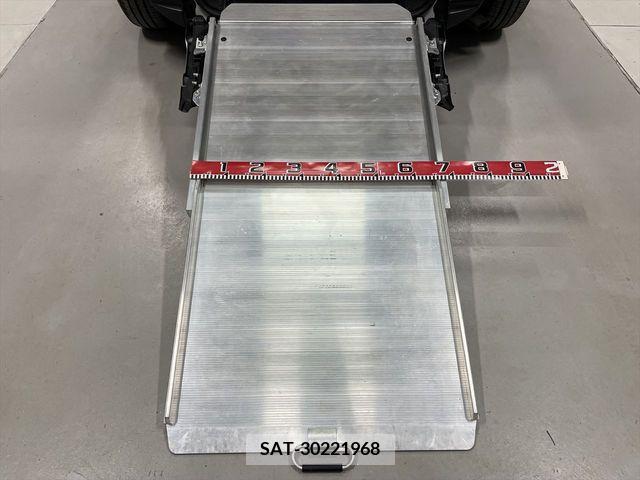 Toyota RACTIS 2013-04 378003-4
