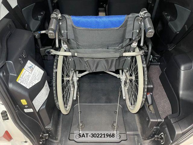 Toyota RACTIS 2013-04 378003-8