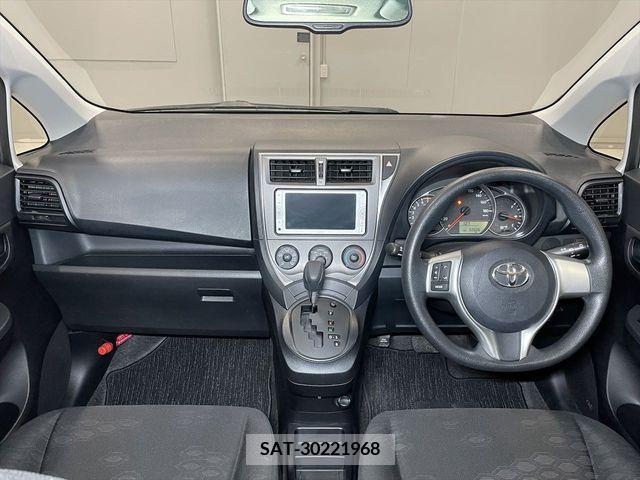 Toyota RACTIS 2013-04 378003-19