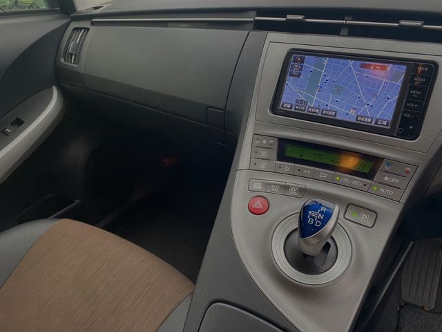 Toyota PRIUS 2015-03 196017-7