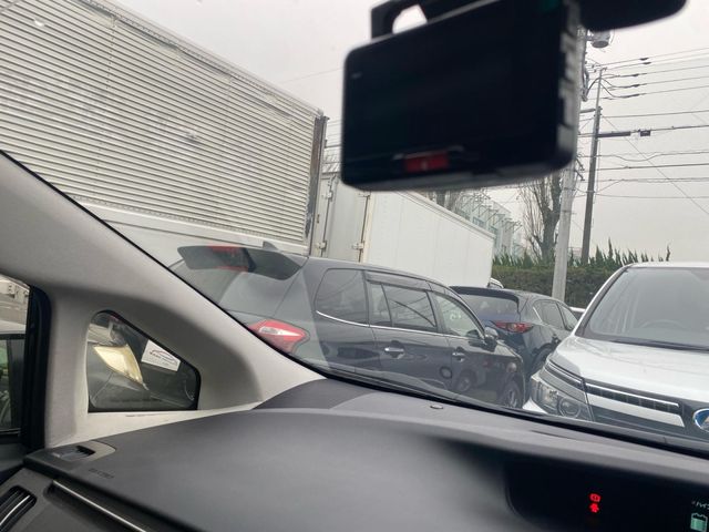 Toyota PRIUS 2015-03 196017-9