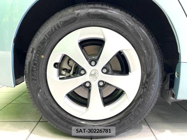 Toyota PRIUS 2015-08 377777-10