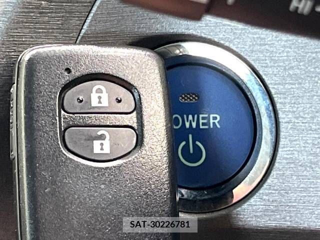 Toyota PRIUS 2015-08 377777-7