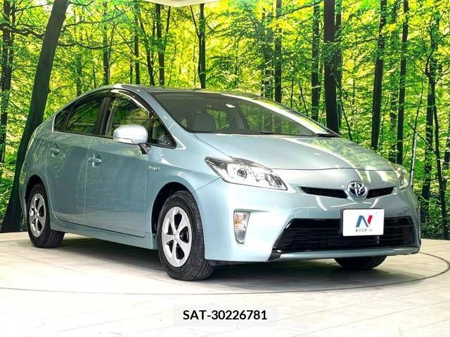 Toyota PRIUS 2015-08 377777-16