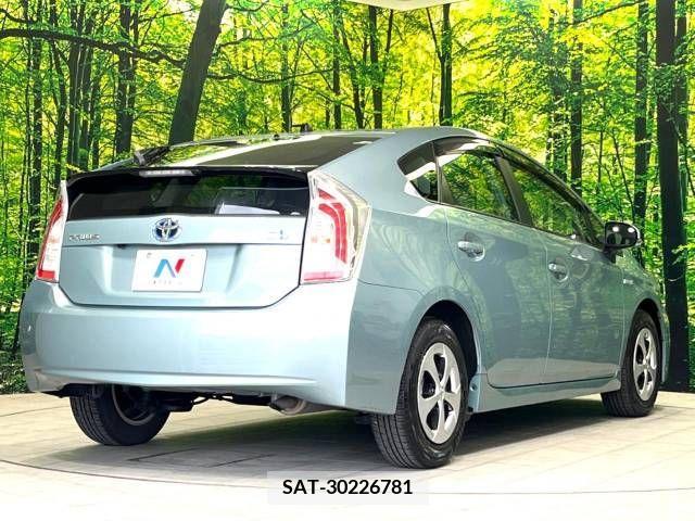 Toyota PRIUS 2015-08 377777-17