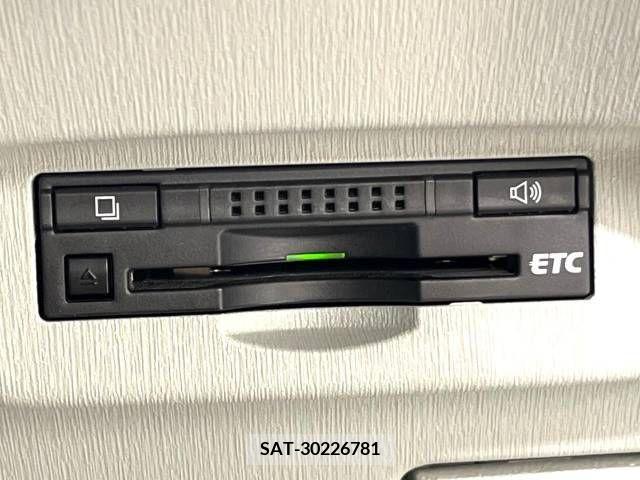 Toyota PRIUS 2015-08 377777-5