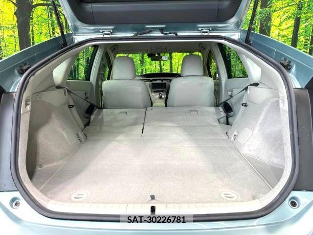 Toyota PRIUS 2015-08 377777-13