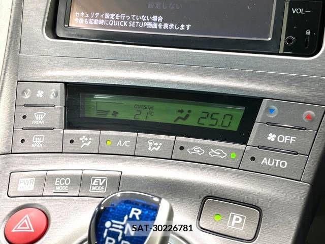 Toyota PRIUS 2015-08 377777-4