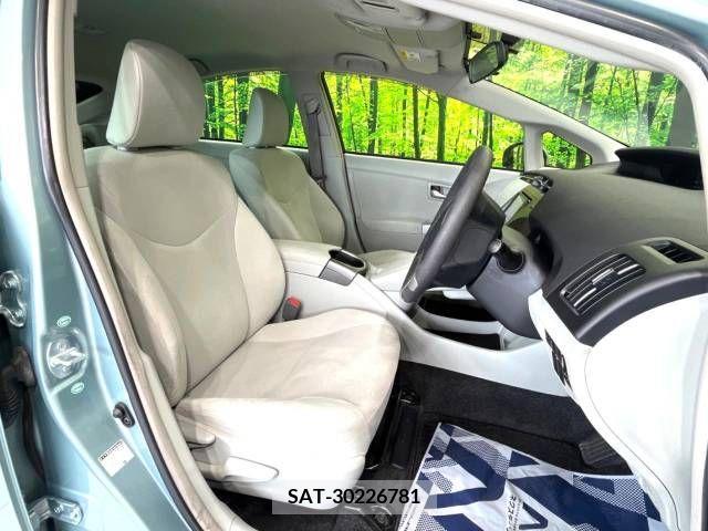 Toyota PRIUS 2015-08 377777-11