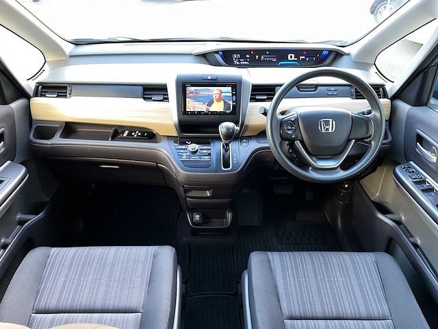 Honda FREED 2017-04 28173-1