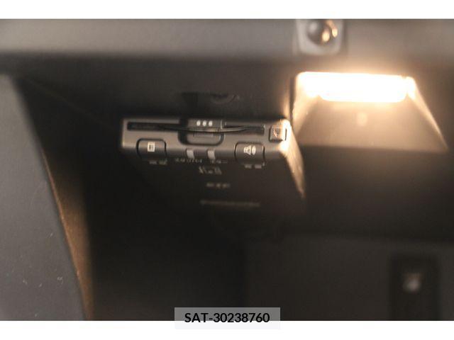 Renault MEGANE 2019-05 283142-14