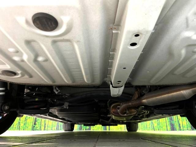 Toyota VOXY HYBRID 2019-02 193290-19