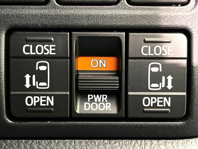 Toyota VOXY HYBRID 2019-02 193290-3