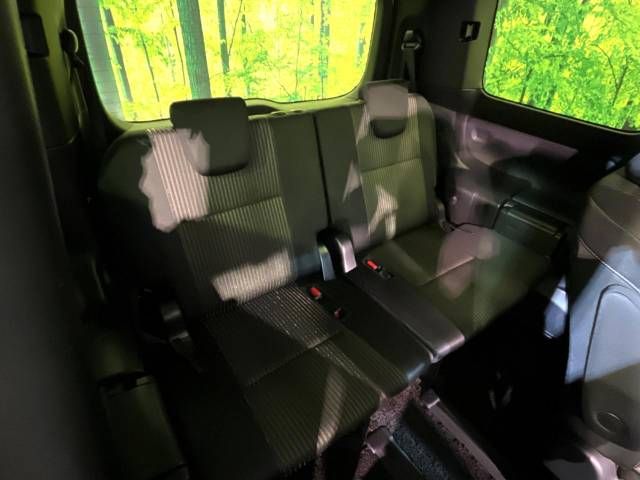 Toyota VOXY HYBRID 2019-02 193290-9