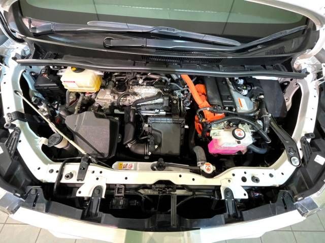 Toyota VOXY HYBRID 2019-02 193290-18