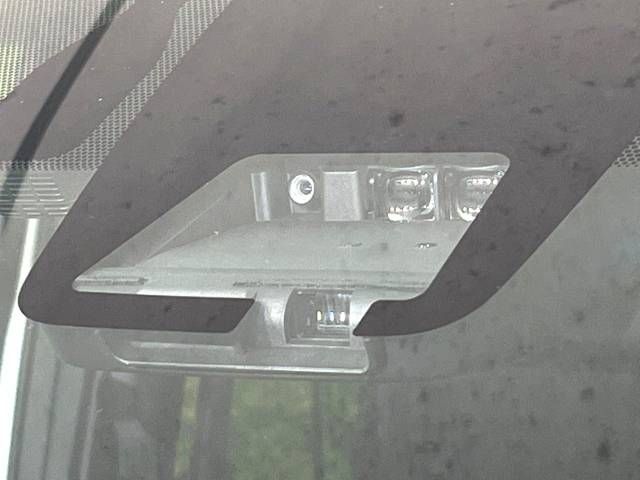 Toyota VOXY HYBRID 2019-02 193290-2
