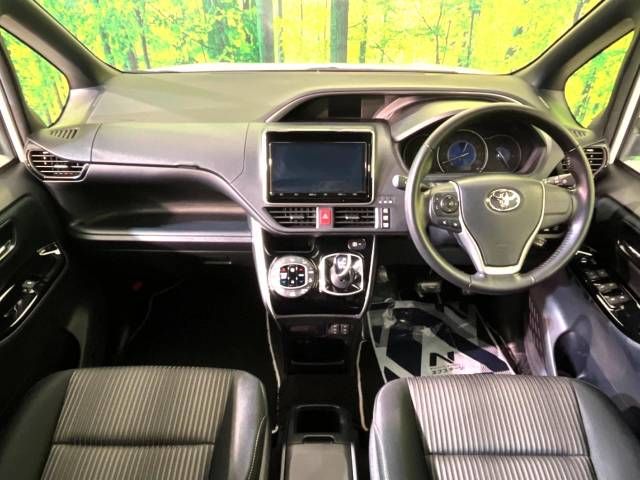 Toyota VOXY HYBRID 2019-02 193290-1