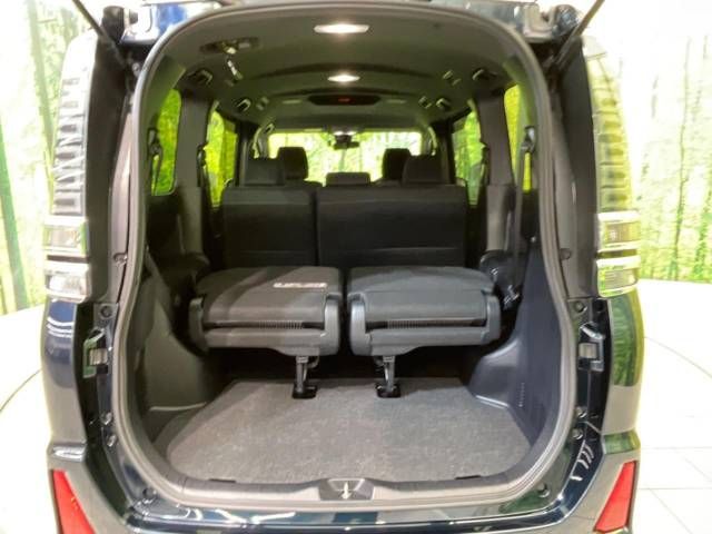 Toyota VOXY 2018-02 25132-11