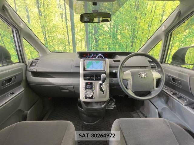 Toyota VOXY 2009-10 321324-1
