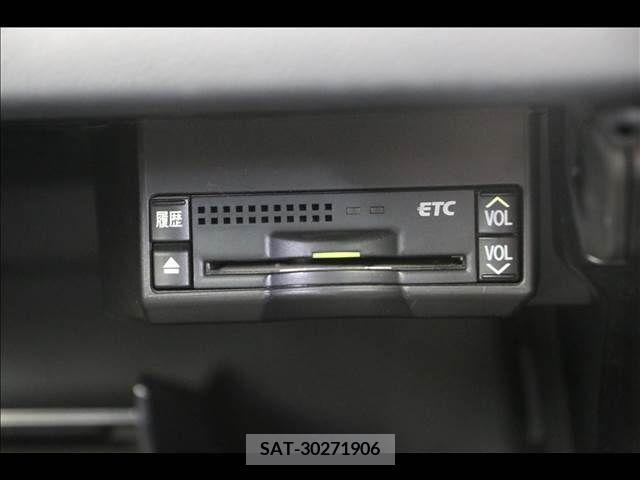 Lexus CT 2011-12 322667-9