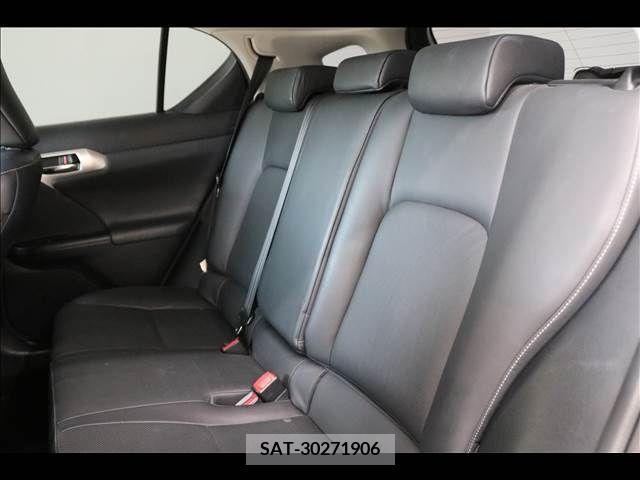 Lexus CT 2011-12 322667-16